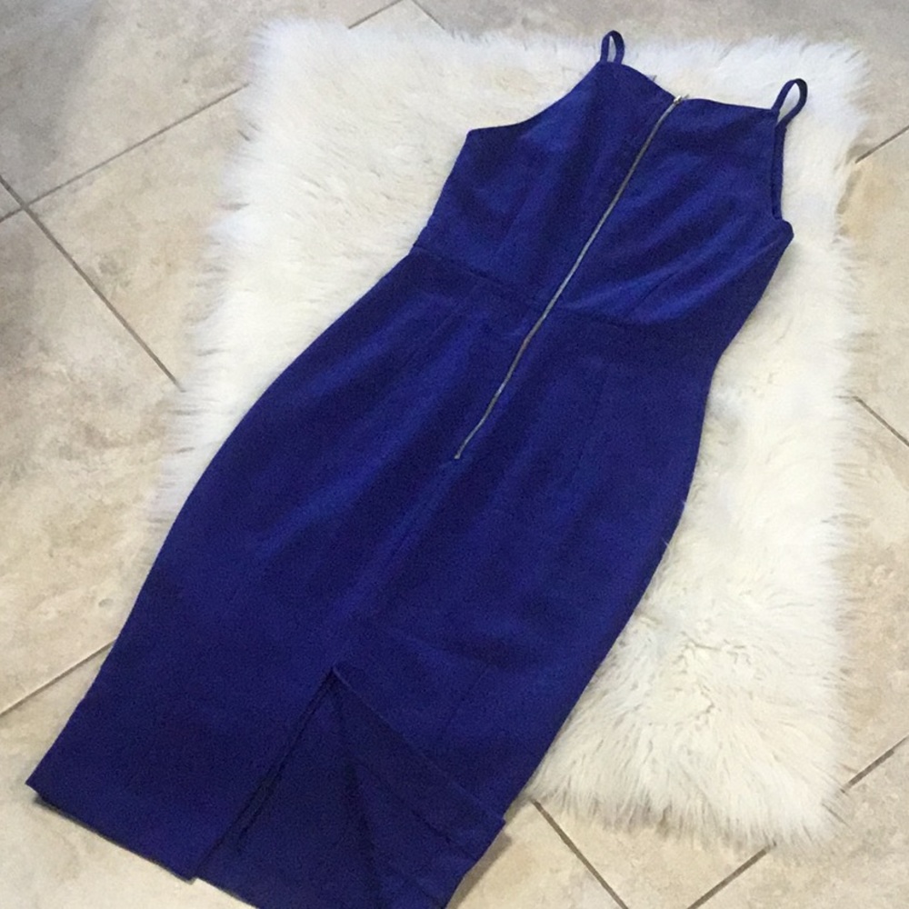 Royal blue form fitting dress with golden zipper - Picture 6 of 9